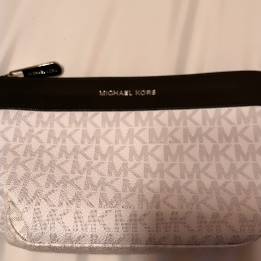 Micheal Kors Makeup Pouch